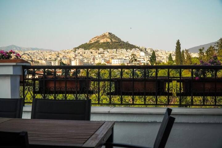 Unique sunlit house overlooking the Acropolis gallery image 3