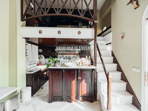 Top Airbnb: Unique sunlit house overlooking the Acropolis in Περιφερειακή Ενότητα Κεντρικού Τομέα Αθηνών