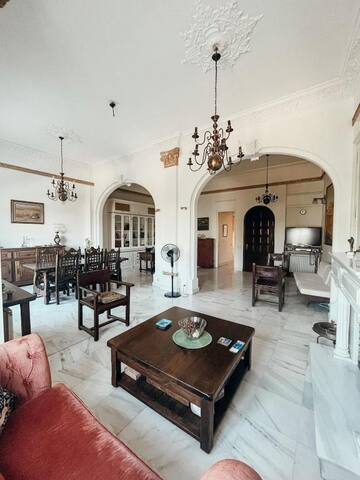 Unique sunlit house overlooking the Acropolis gallery image 2