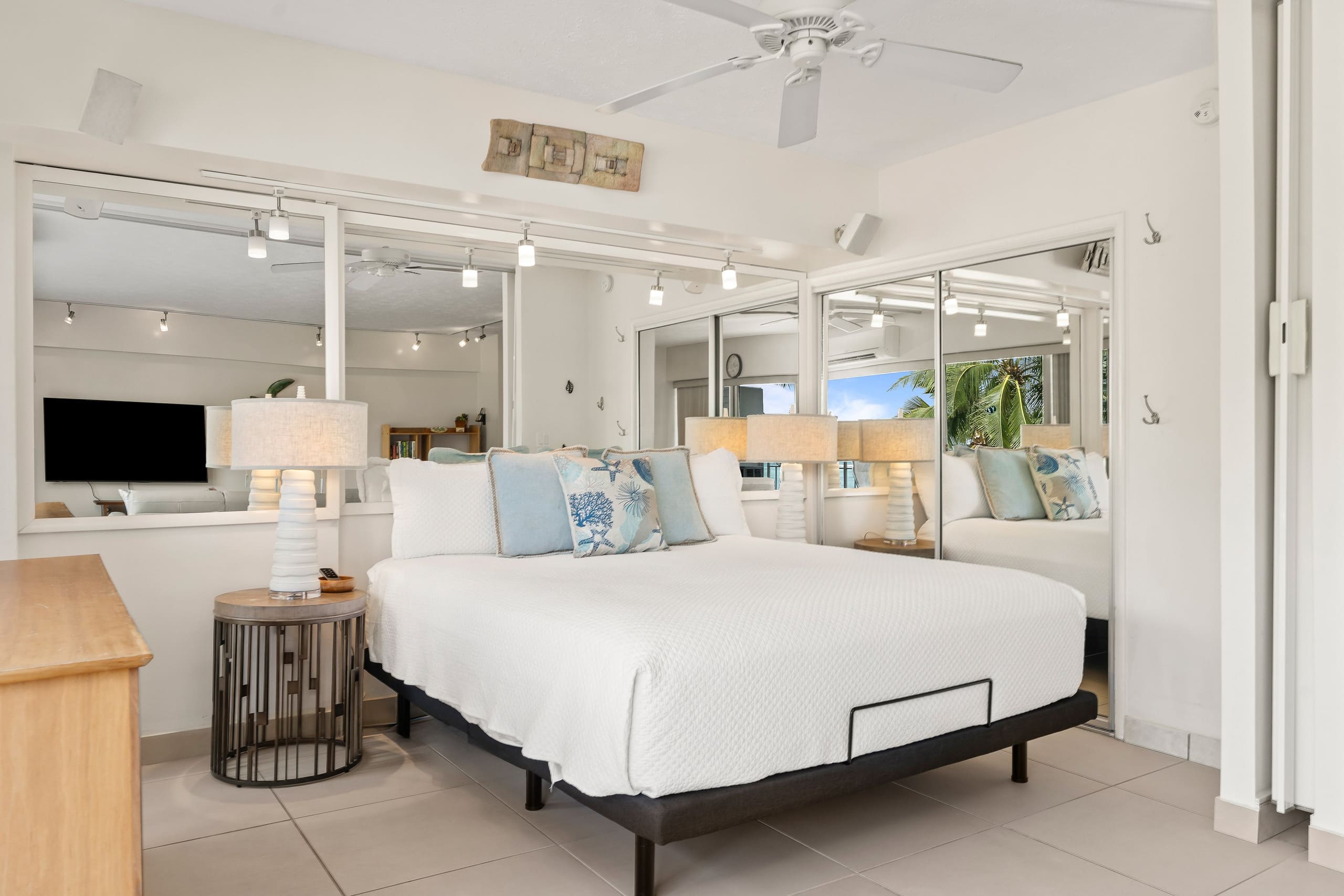 Ocean View Beachfront Luxury at Waikiki Shore #303 - Image 15