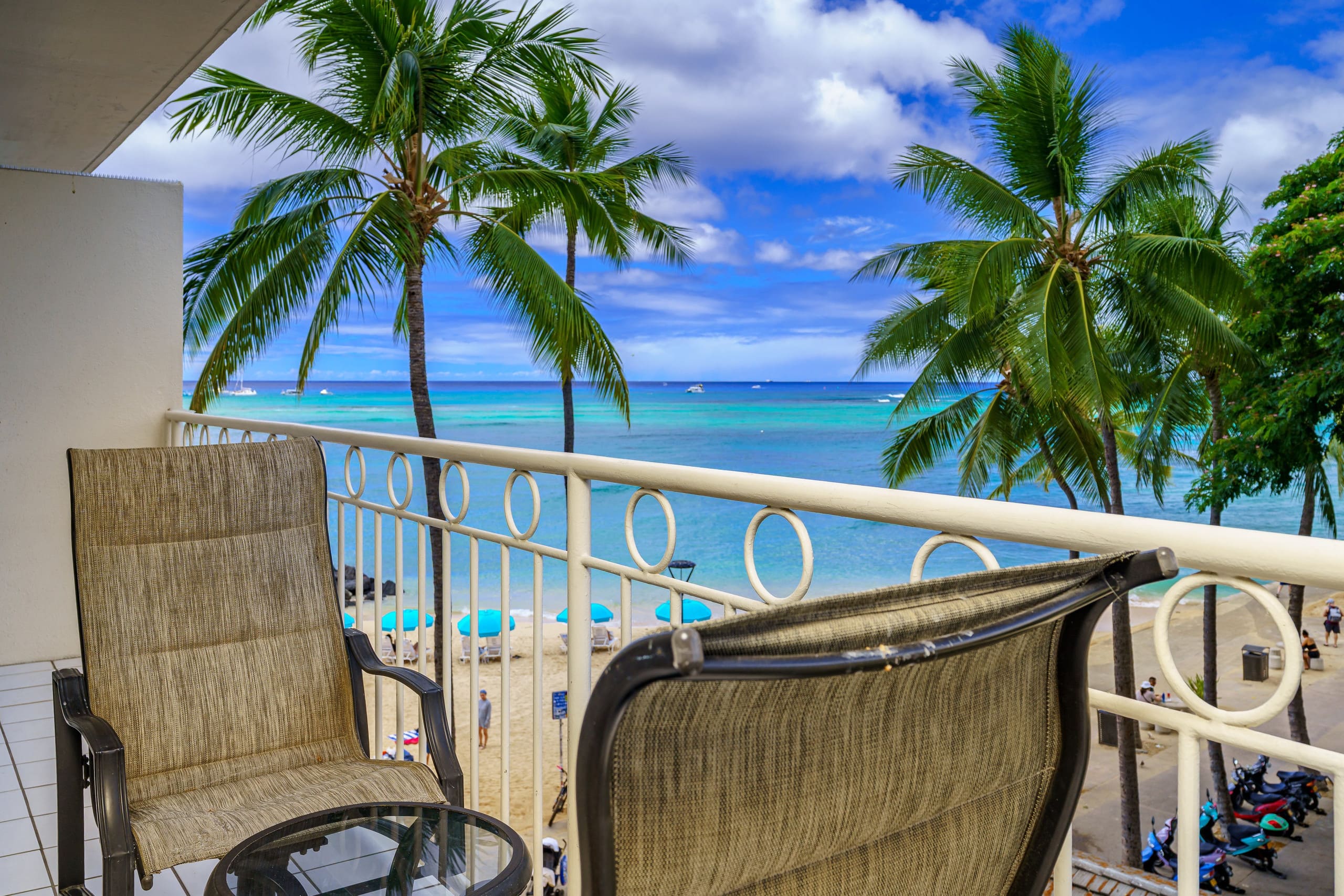 Ocean View Beachfront Luxury at Waikiki Shore #303 - Image 24