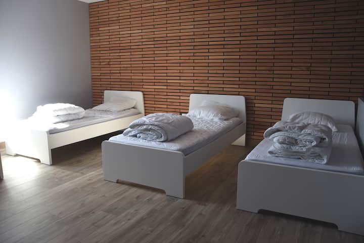 kućna spavaonica, 4 kreveta za jednu osobu