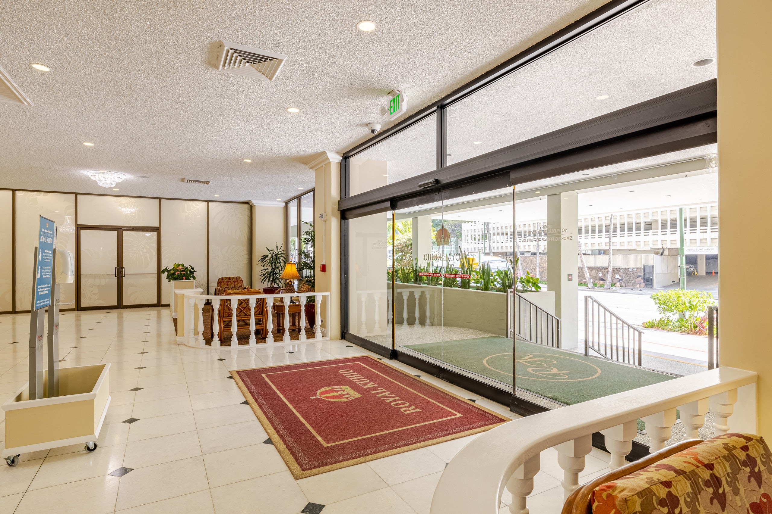 Ocean View FREE Parking King bed Pool Gym PingPong - Image 63