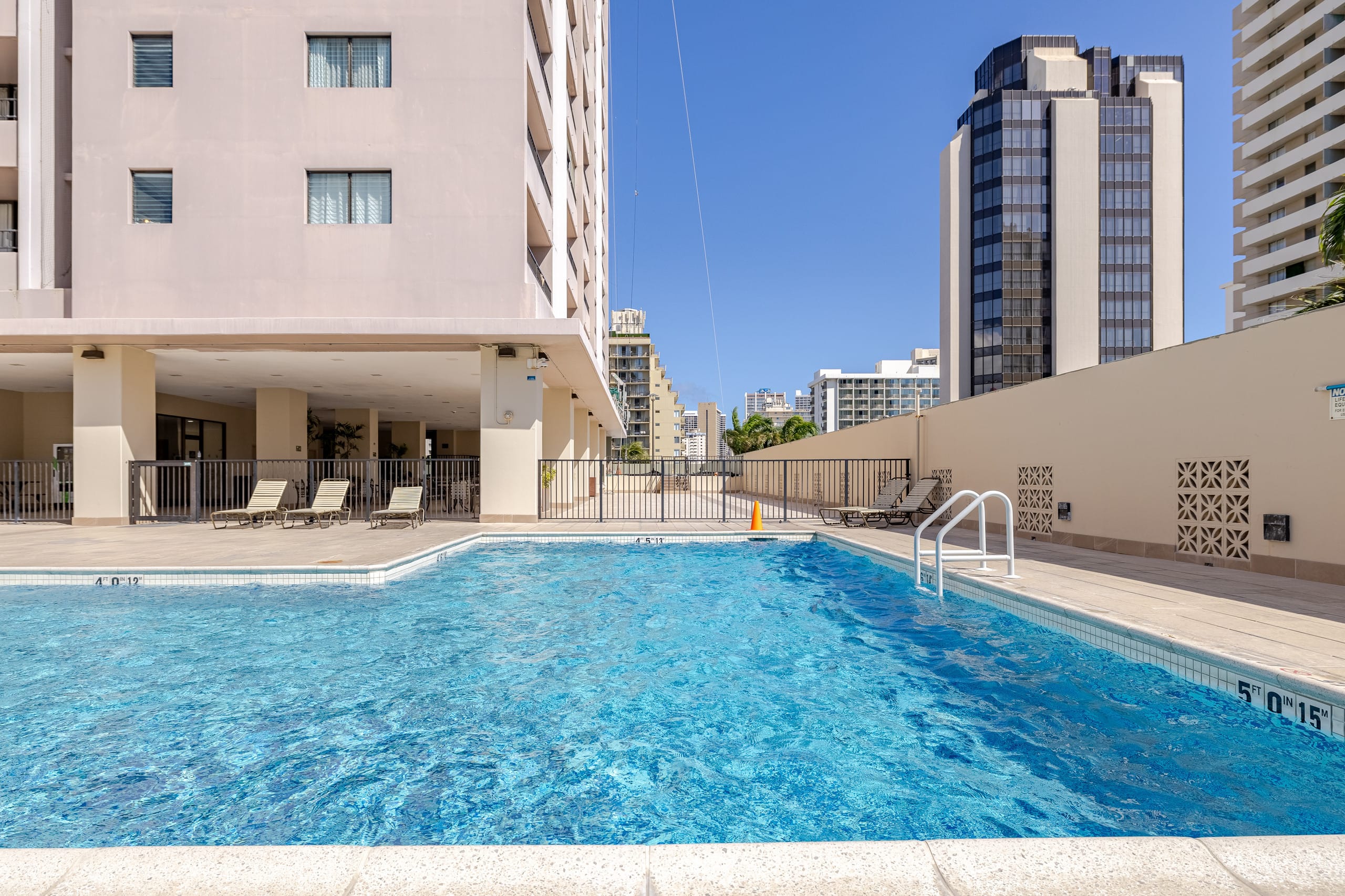 Ocean View FREE Parking King bed Pool Gym PingPong - Image 50