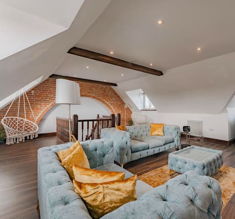 Seaside townhouse for well behaved large groups