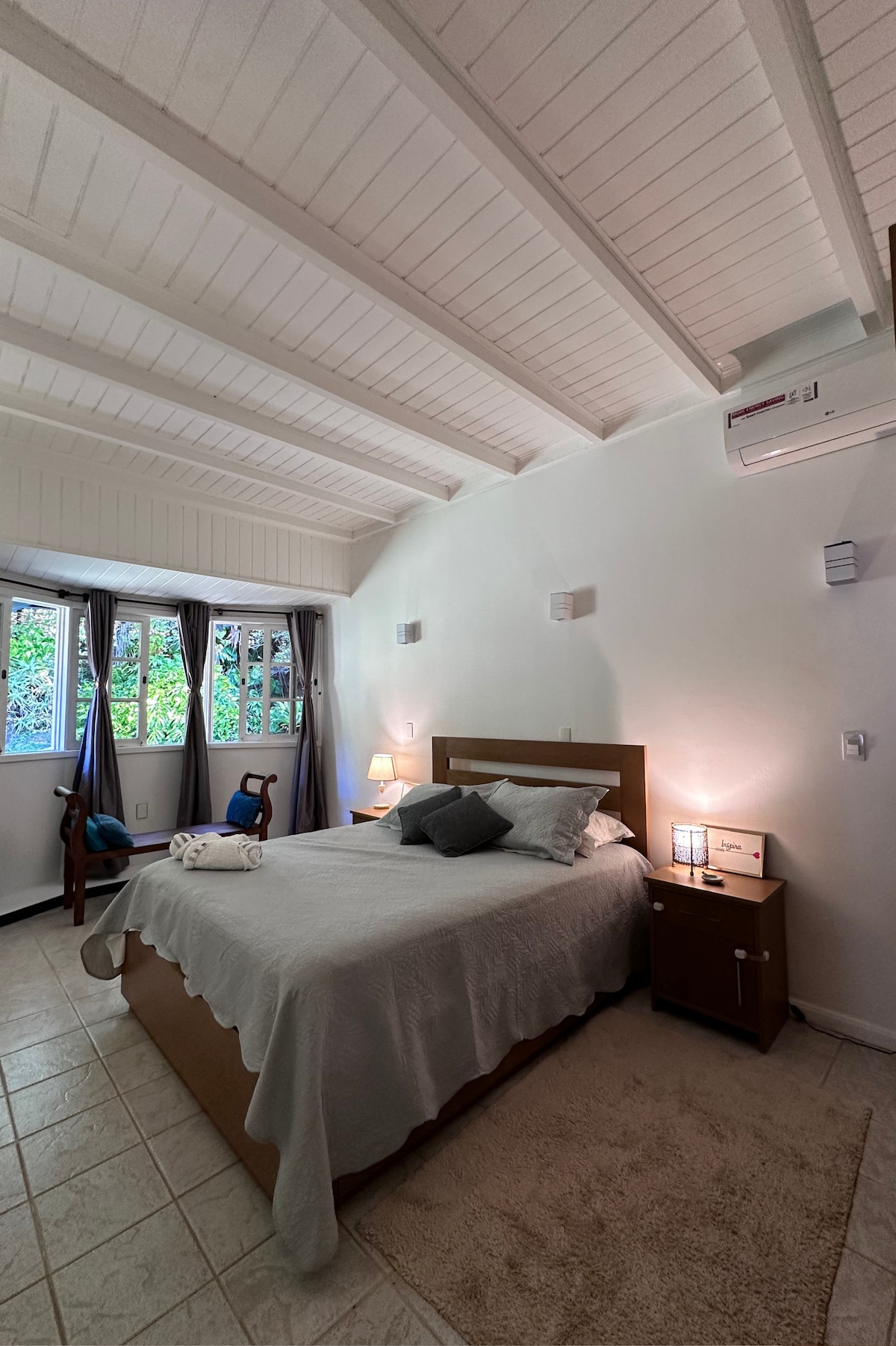 Room 3 can accommodate up to 4 people, with 1 or 2 queen beds.