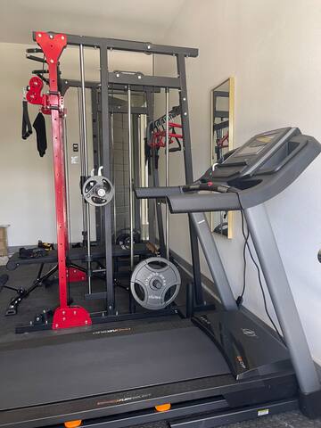 Modern Luxe City Retreat near Trinity Groves gallery image 5