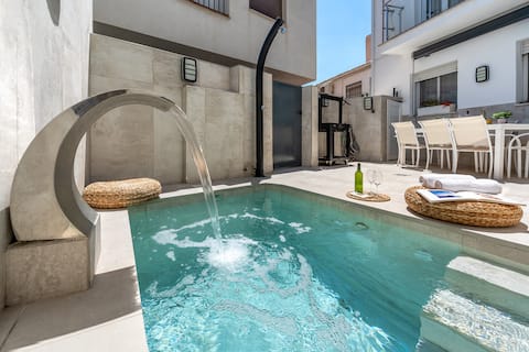 Cave house 11 minutes from the Alhambra with a swimming pool