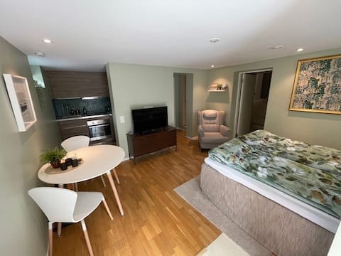 Popular Airbnb listing: Cozy apartment & pool in Nordost