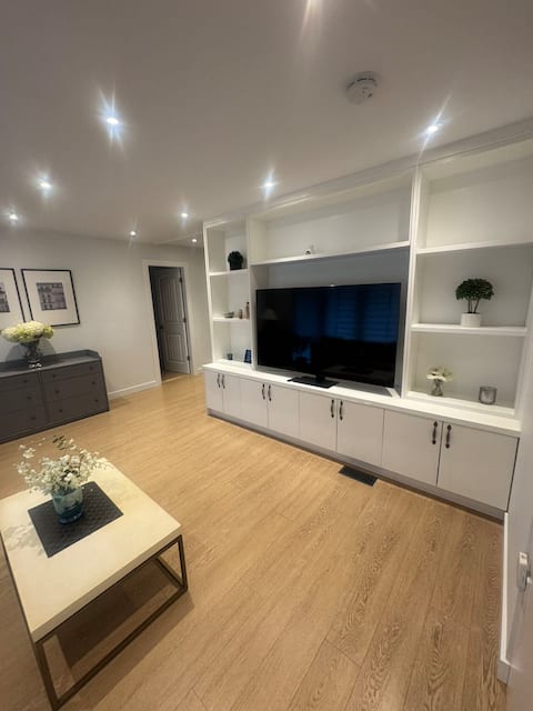 Top Airbnb: Residence by Queen Elizabeth Park in South Cambie