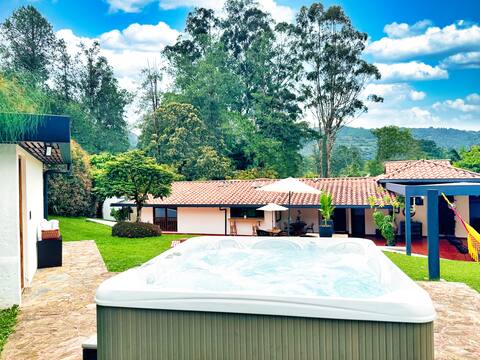 Enjoy at Villa Mazarello w/Pool, Jacuzzi + Sauna!