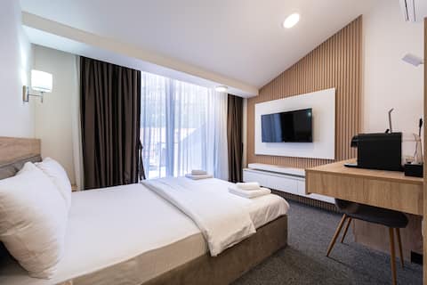 Top performing Airbnb: Rooftop Hotel-Glamorous Queen Room w/ Sea View 612 in Budva Polje