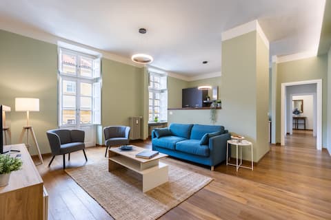 Popular Airbnb listing: [Le Rose] Apartment in the heart of Turin 3 bedrooms in Turin