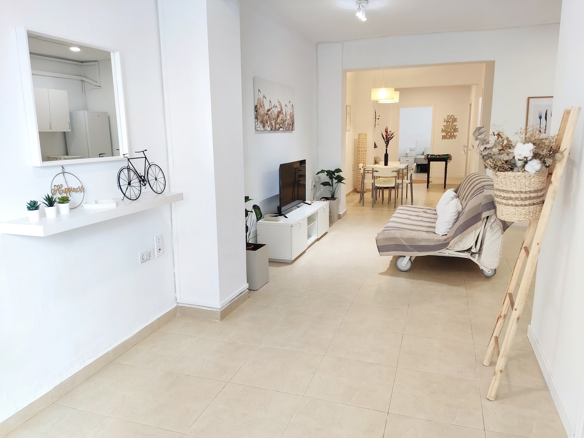 Top Airbnb: Torrefiel apartment with pool table - 2 bathrooms in Rascanya