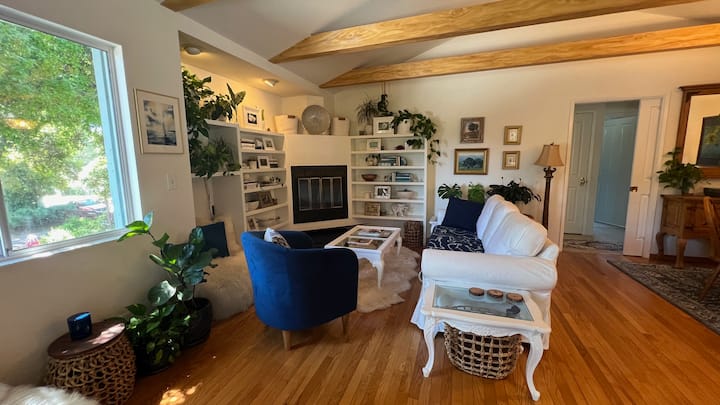 Dog-friendly Tree House With Studio In Ojai - Ojai, CA