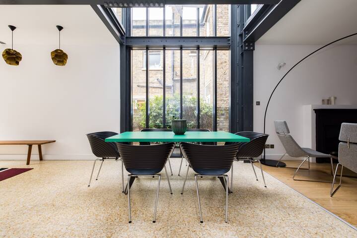 Spectacular House 4 Bed 3.5 Bath near Portobello gallery image 2