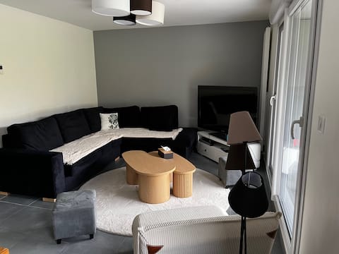 Top Airbnb: Family villa near center, lake, bike path à Saint Jorioz