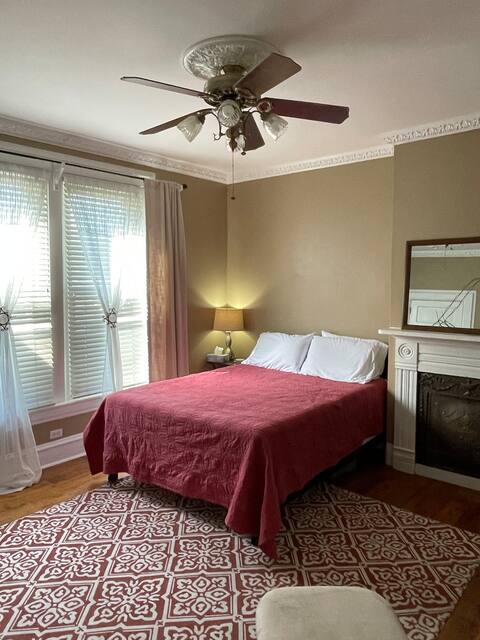 Florissant's Old Town Inn (2 BR)