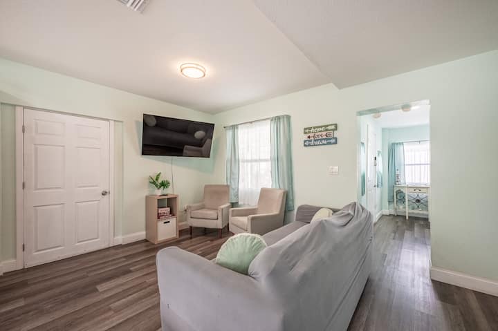 Coastal Home 10 Min To Beach With Fenced Yard - Clearwater, FL