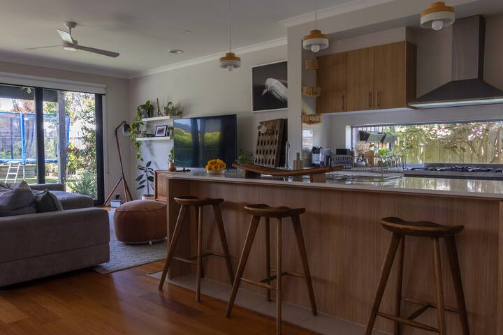 Bellarine Escape, heated pool and spa gallery image 5