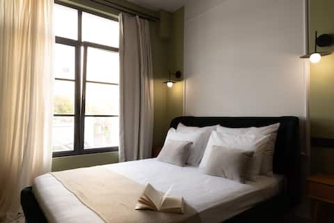 Successful Airbnb property: Mod 15 City Centre Green in Περιφερειακή Ενότητα Λασιθίου