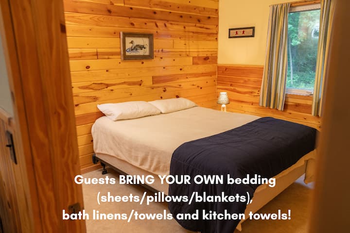 *** Tafadhali kumbuka: Wageni huleta matandiko yao yote (mito/mashuka/mablanketi) na taulo.