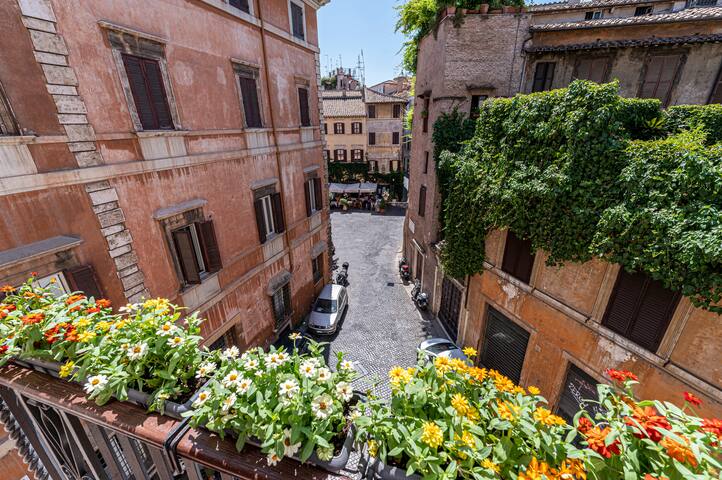 [Piazza Venezia 5*] elegant terrace view Margana gallery image 4