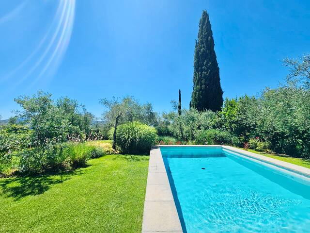 Luxury Florence Villa with Pool gallery image 3