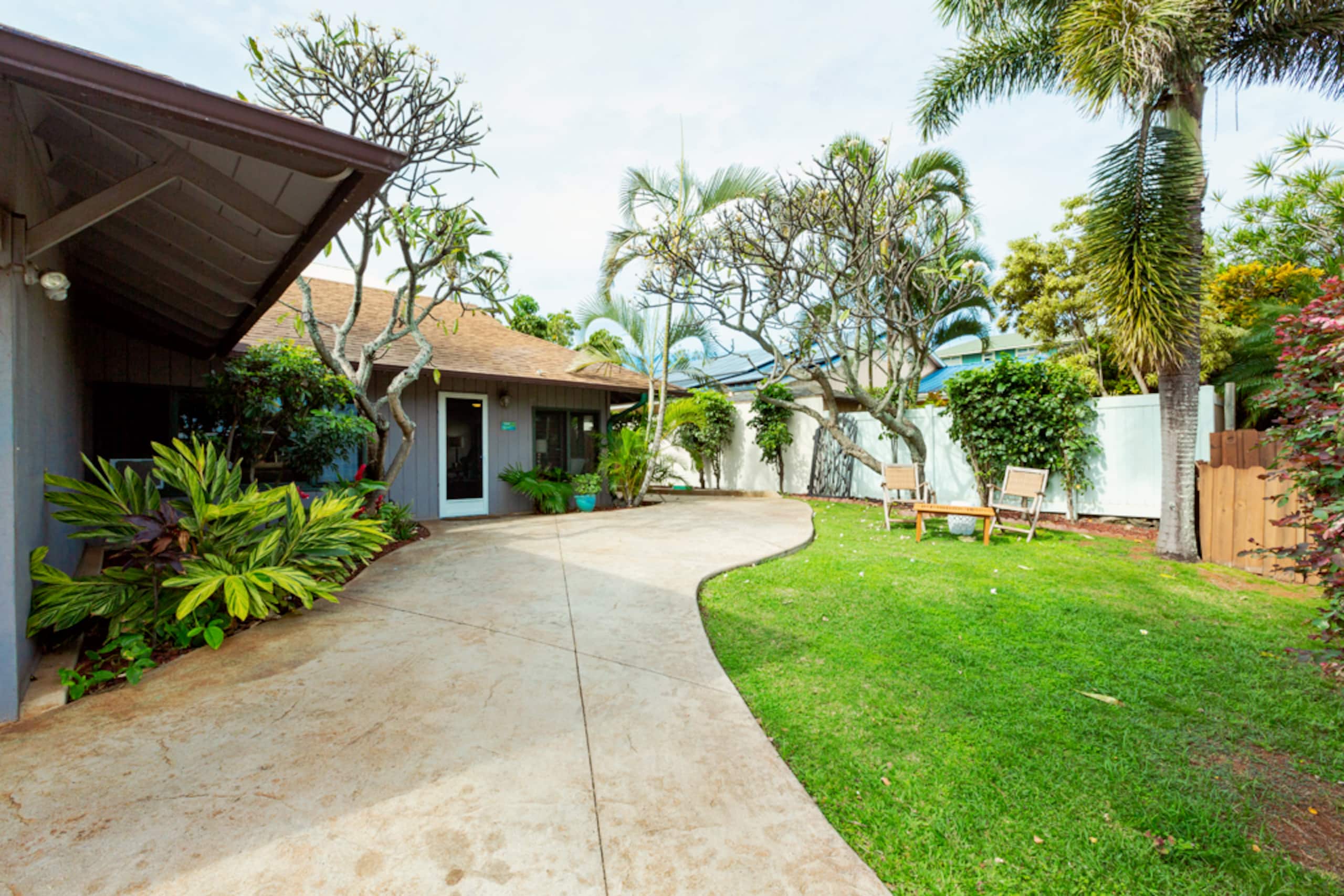 Home in Paia · ★4.96 · 3 bedrooms · 3 beds · 2 baths - Photo 32