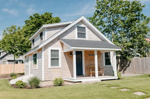 Renovated with WATER VIEWS of Orleans Town Cove