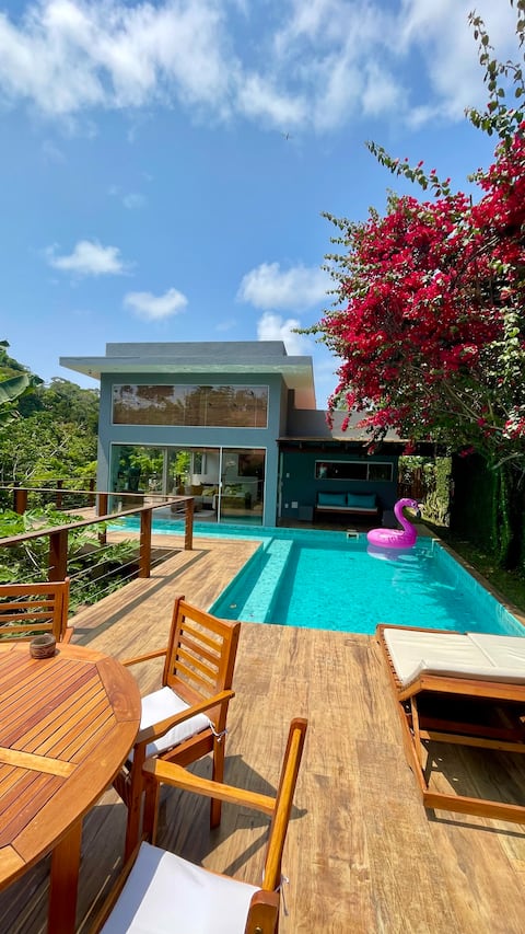 With Pool, 3 Suites, kitchen and living room