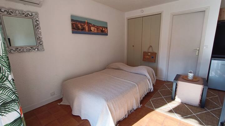 Sehemu ya usiku Clic clac double bed