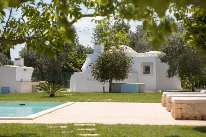 SestaLuna Ostuni – Trulli with swimming pool gallery image 5