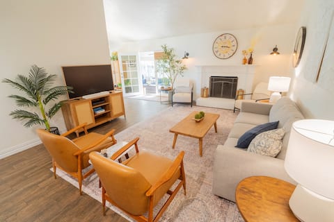 Top Airbnb: Magnolia Park View 3BR/2B in Central OC. in Tustin