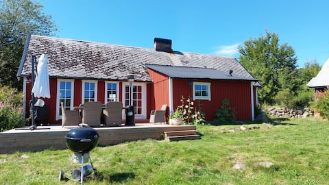 Renovated cottage by beech forest + private guest cottage