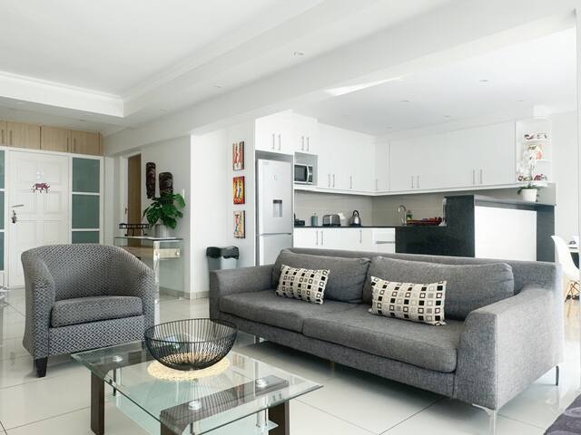 Perfect Beachfront Apartment #3 gallery image 5