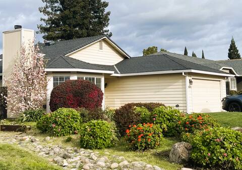 French Style Cozy Rocklin Home - Temporary Housing