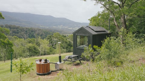 Secluded Designer Off Grid Cabin with Hot Tub