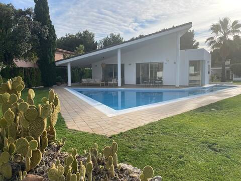 Dream pool house 20 minutes from Valencia