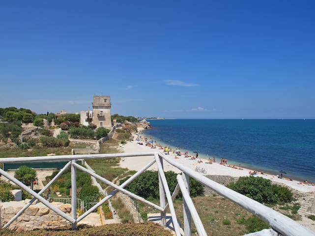 Seafront Trullo with Direct Beach Access – Trani