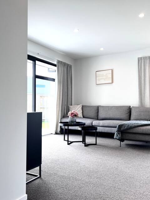 Modern Home in Taupo: Explore Nature & Relax