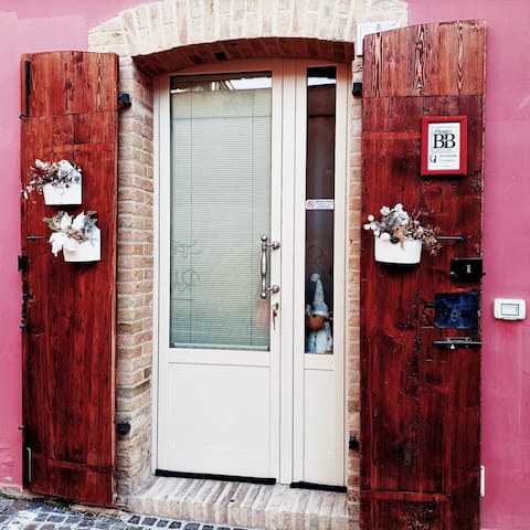 Airbnb con migliori performance: Teramo city center B&B La Lunetta cin: IT067041C13EC9Z5XL a Teramo