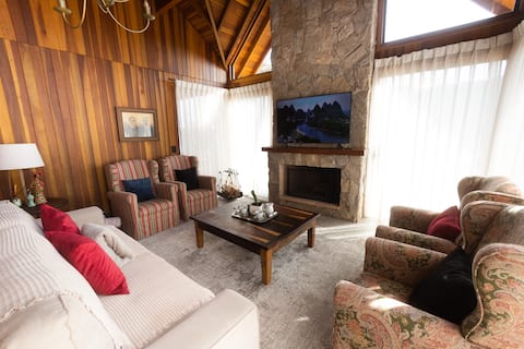 Anúncio popular: Casa di Bressan, cozy with a view of the valley. em Canela