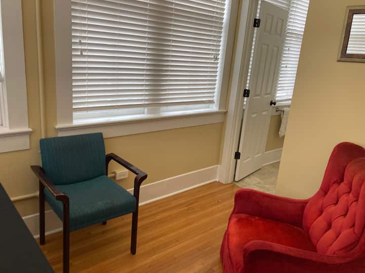 The Tyler Adams Suite: Spacious With A Great View! - Bowling Green, KY