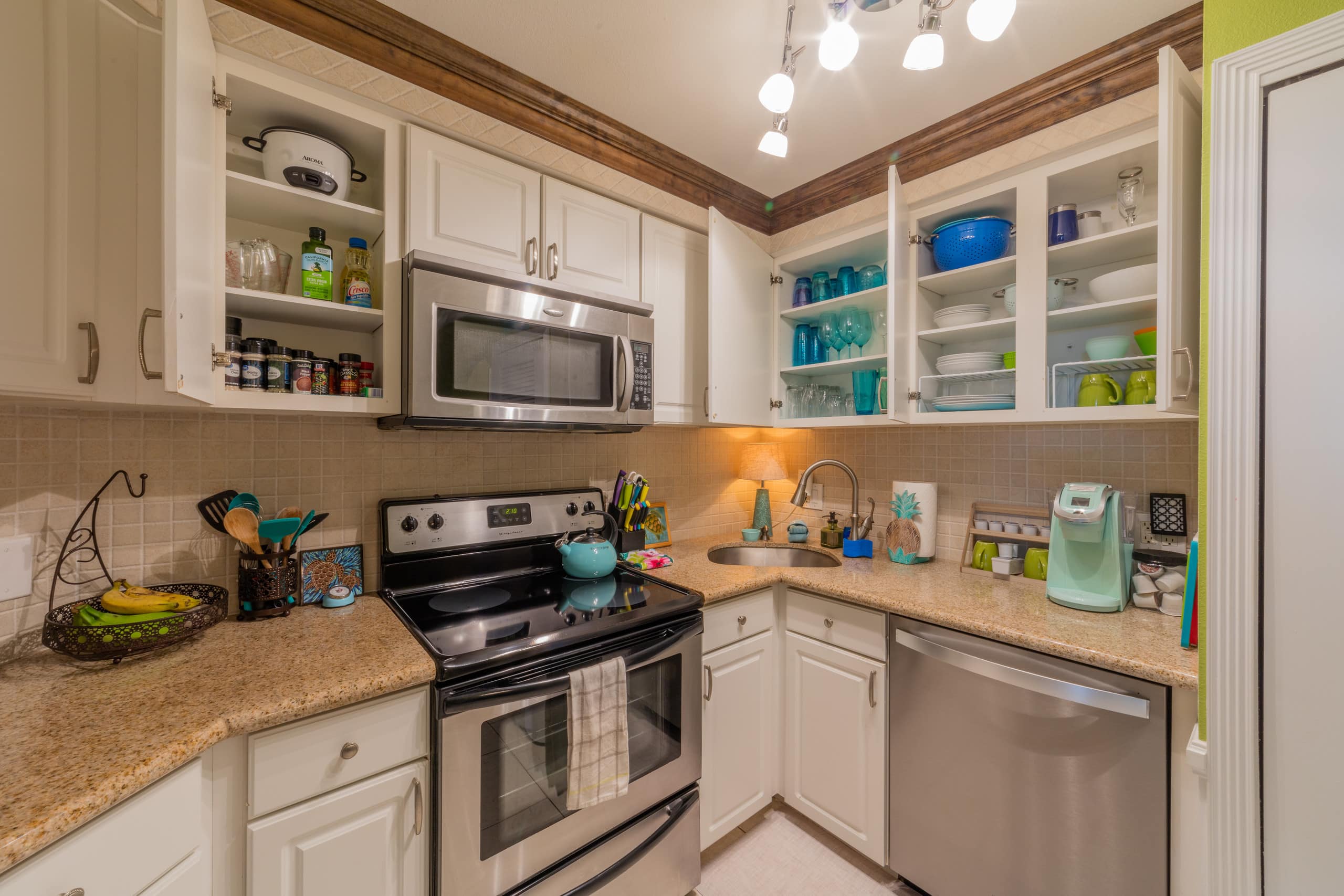 Condo in Kihei · ★4.98 · 1 bedroom · 2 beds · 1 bath - Image 10