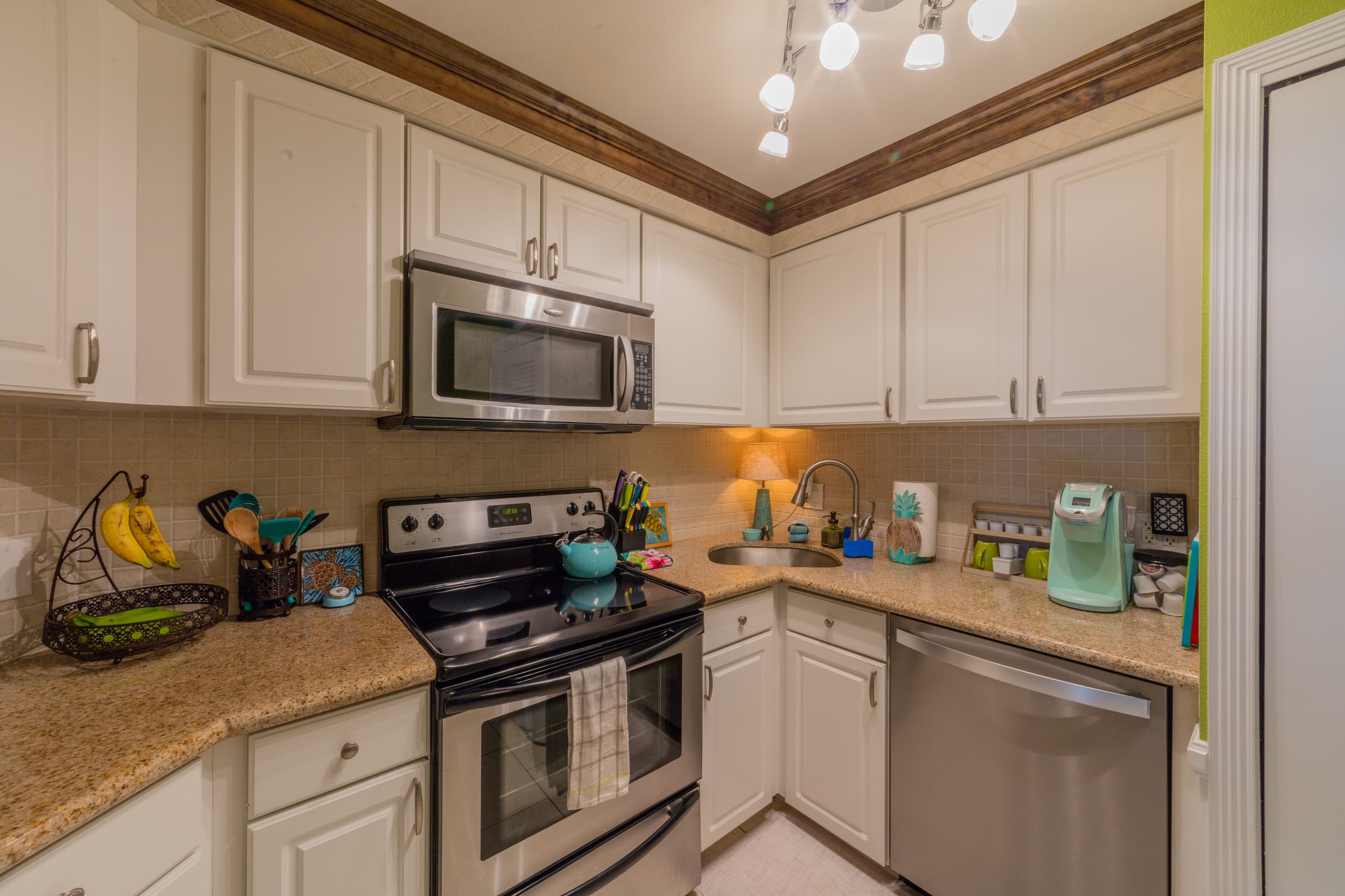 Condo in Kihei · ★4.98 · 1 bedroom · 2 beds · 1 bath - Image 12