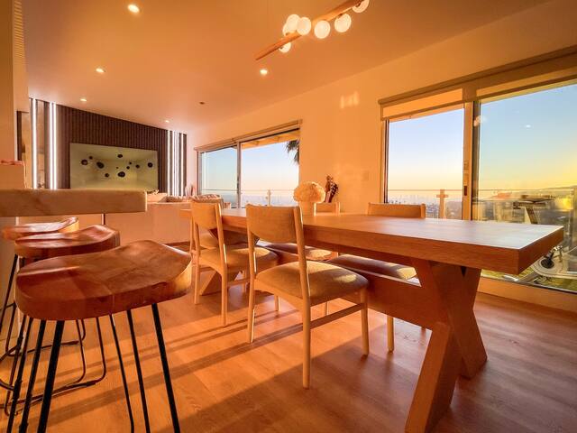Stunning Views Hollywood Hills Lux Living 2 Floors gallery image 5