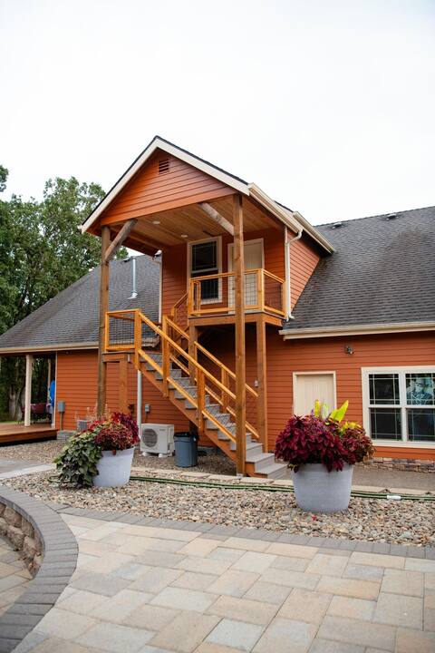 Oaks Hideaway~ Countryside Privacy, Patio & Cake