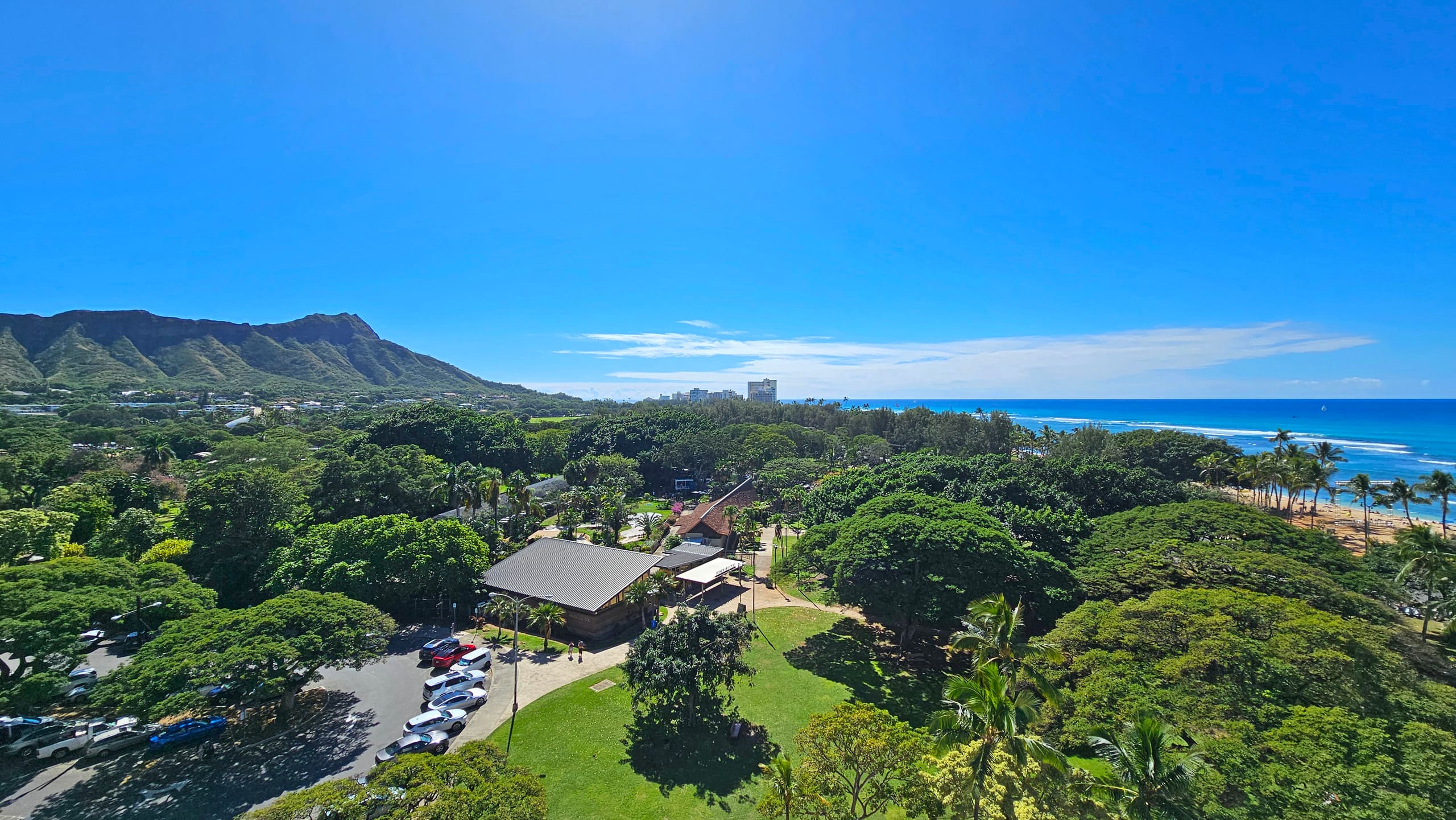 Condo in Honolulu · ★4.52 · Studio · 1 bed · 1 private bath - Image 23