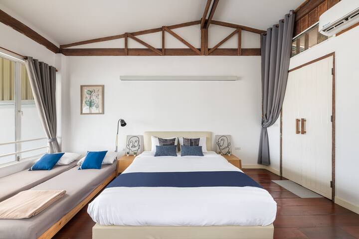 Homey villa by Canal on Onnut/ Sukhumvit Rd BKK gallery image 5